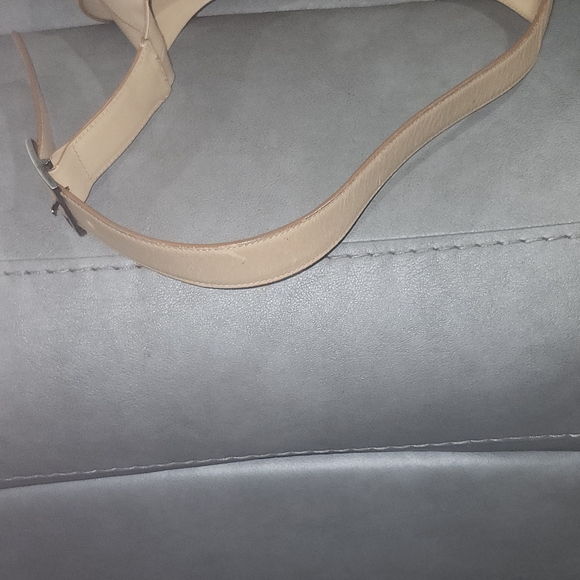 Salvatore Ferragamo Beige Shoulder Bag - Picture 9 of 13